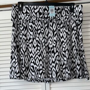 Torrid Monochrome Geometric Skirt Foldover Aline Ikat Print Size 2 (US 2X) 18-20